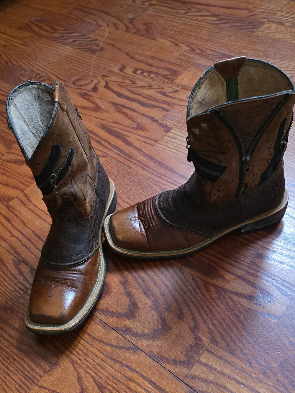 Ariat Women’s Size 7.5 Leather Square Toe Cowboy Boots Zipper Studded Distressed - Picture 11 of 16
